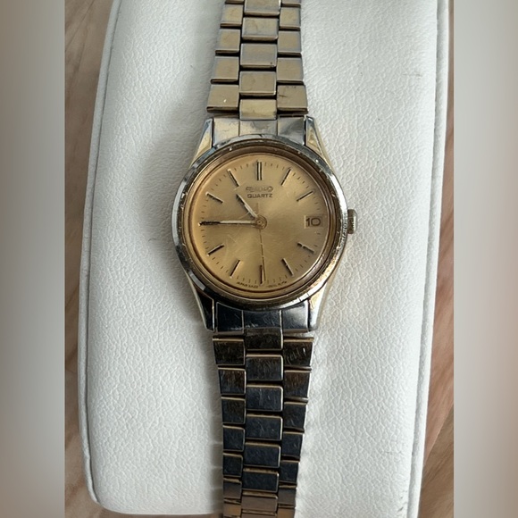 Seiko Ladies Watch Vintage Gold Tone Bracelet Gold Tone Dial Date Window - Picture 3 of 12